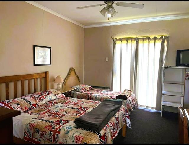 3 BEDROOM HOUSE FOR SALE IN THREE RIVERS